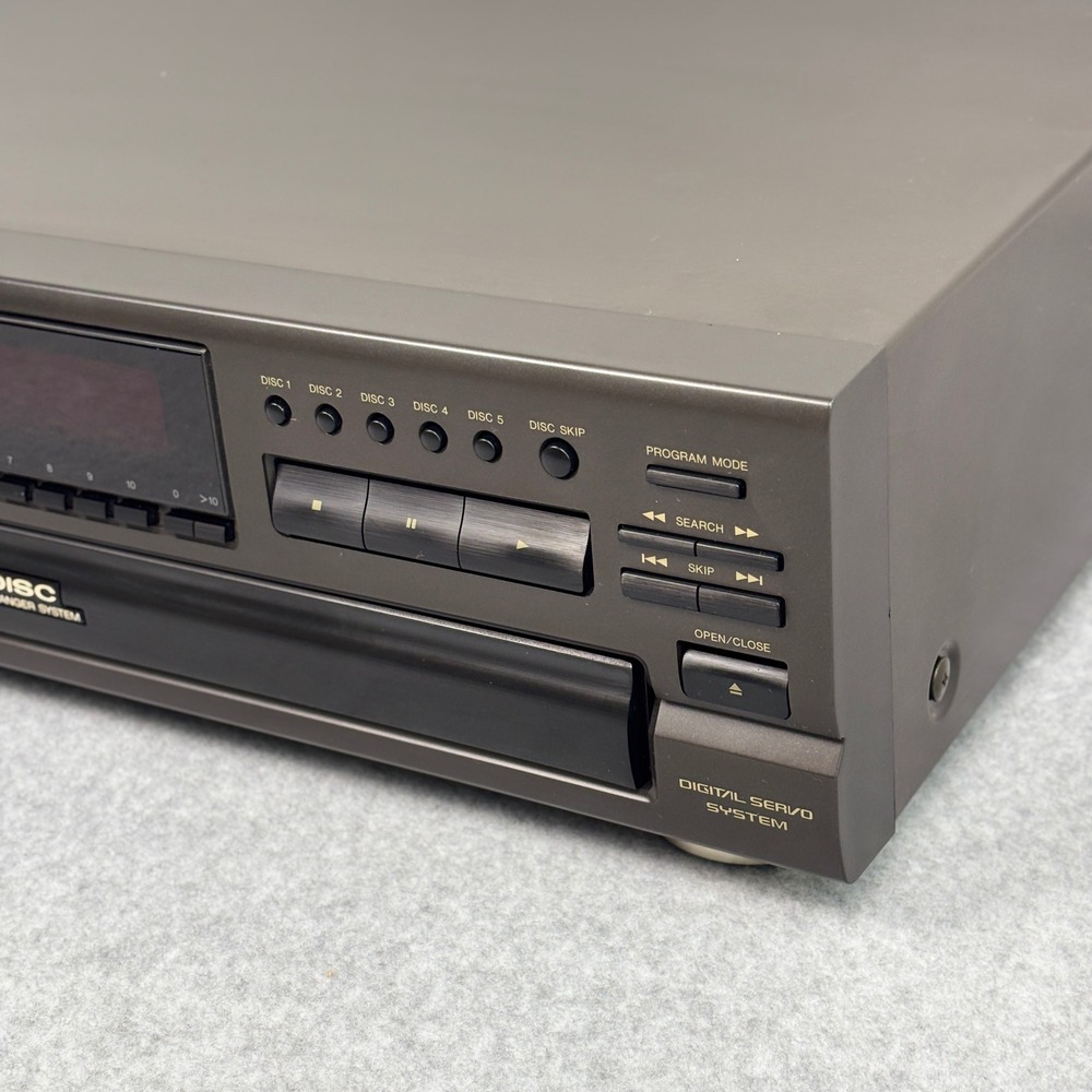 Technics SL-PD687 5-Disc Rotary Compact Disc Changer MASH Player Black No Remote - Picture 2 of 11